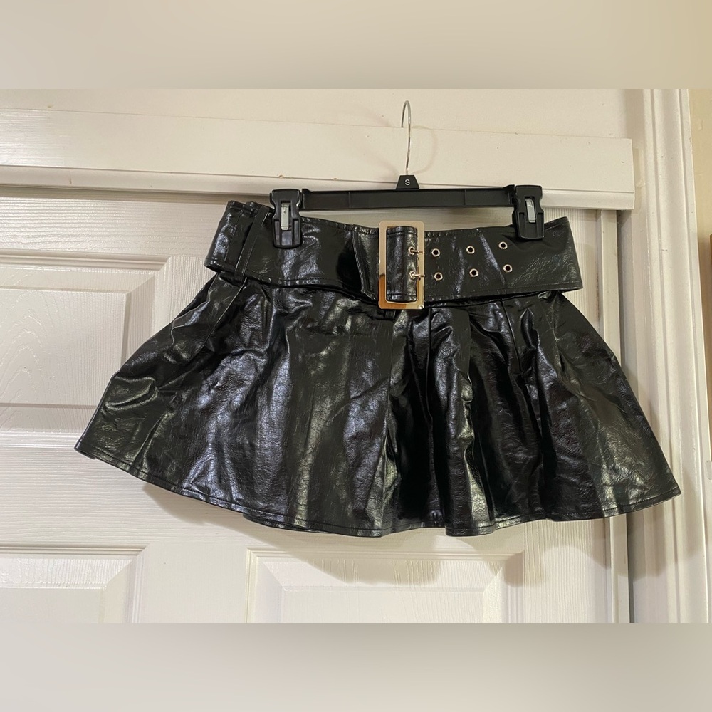 Reclaimed Vintage Black Faux Leather‎ Mini Skirt Size 4